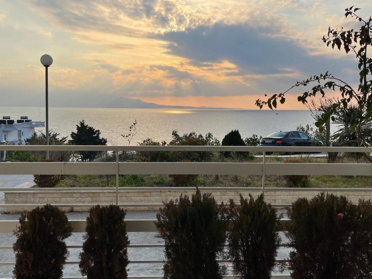 Wave Apartments Saranda Екстериор снимка