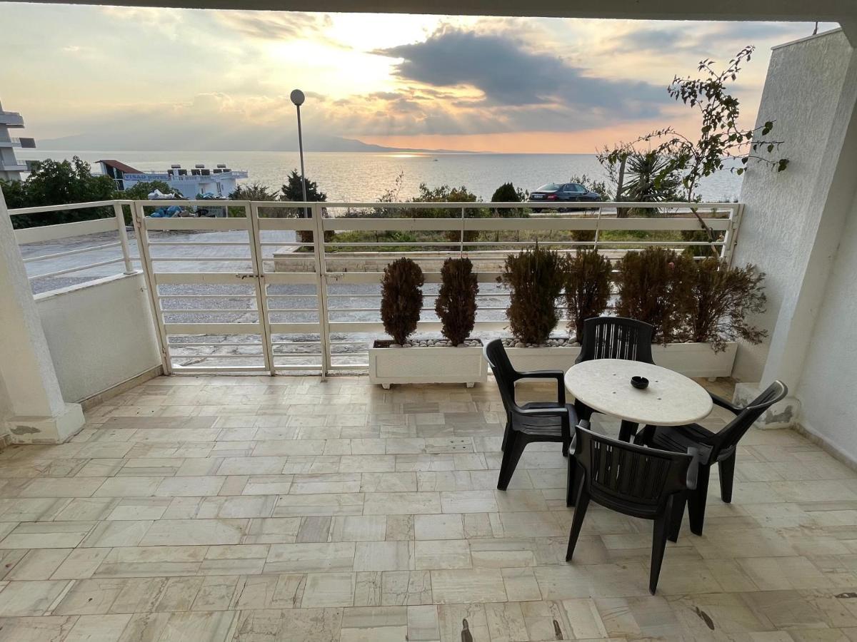 Wave Apartments Saranda Екстериор снимка
