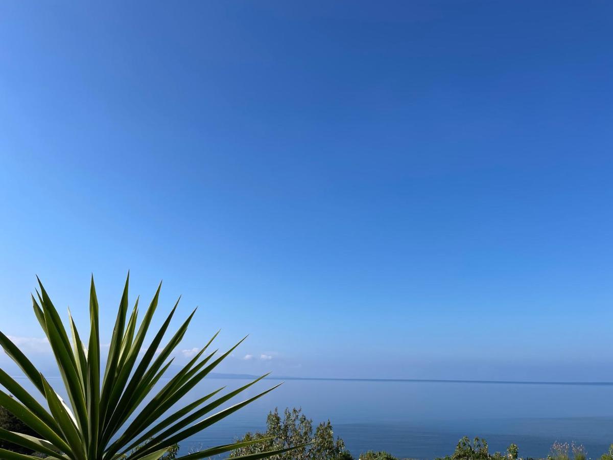 Wave Apartments Saranda Екстериор снимка