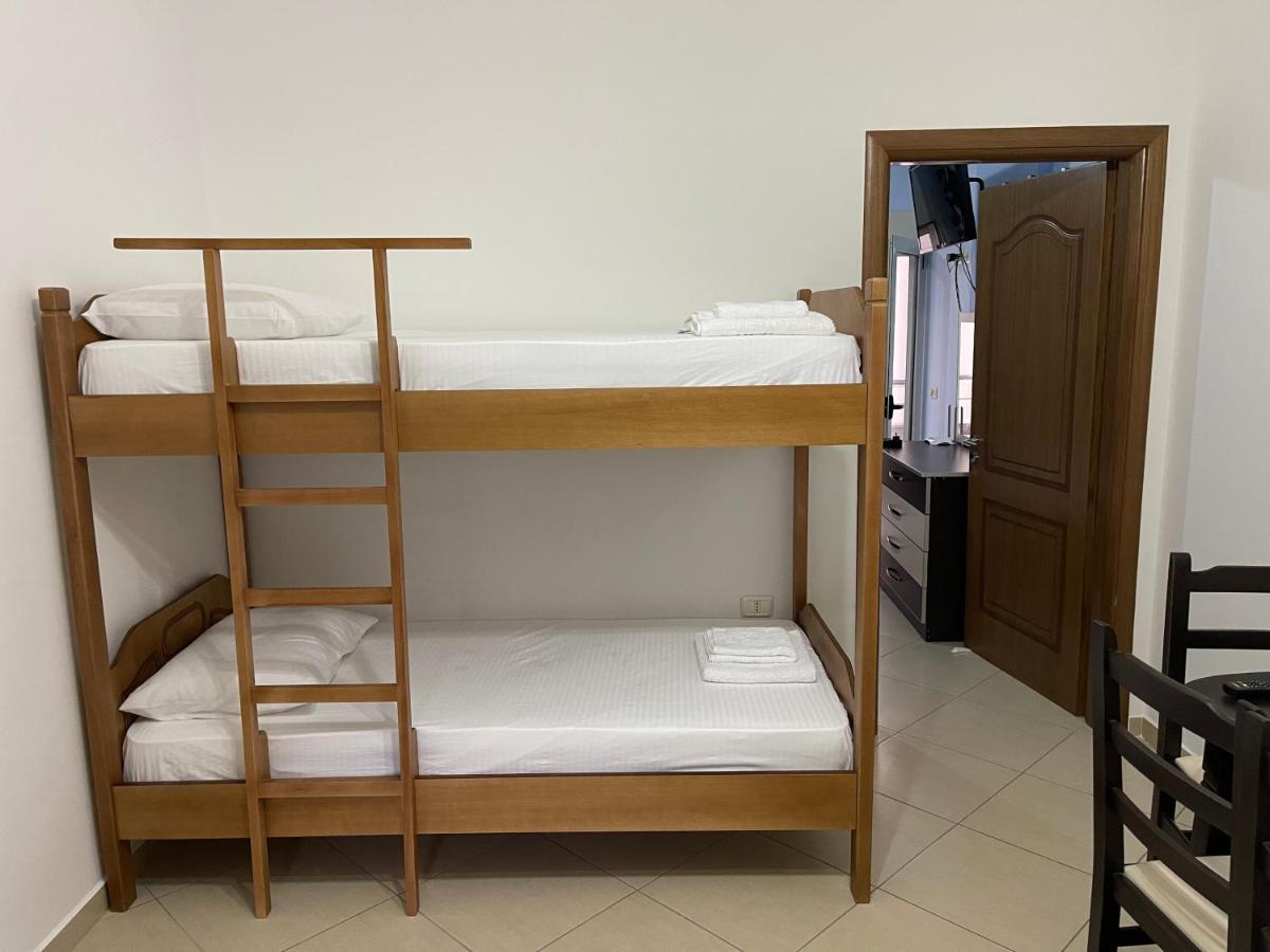 Wave Apartments Saranda Екстериор снимка